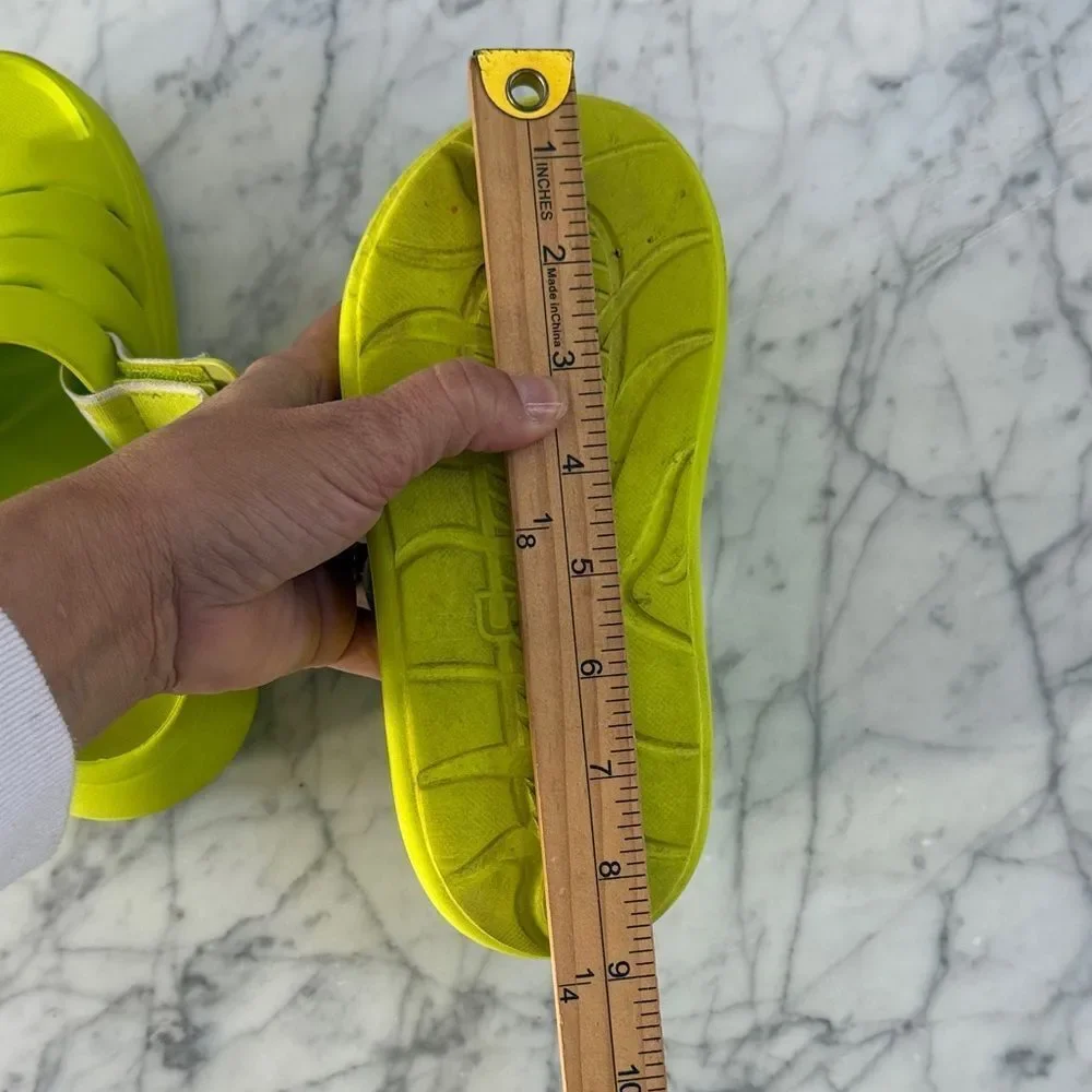 UGG Kids Sport Yeah Slide Sz 1 Neon Lime